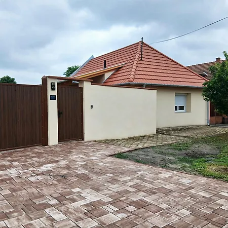 Apartment Botanika Zsalya Es Rozmaring *